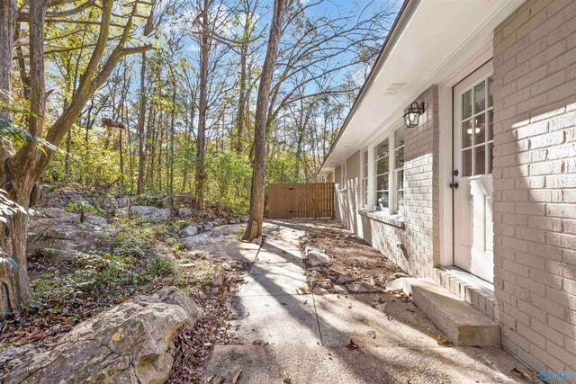 8603 Hickory Hill Lane, Huntsville, AL 35802