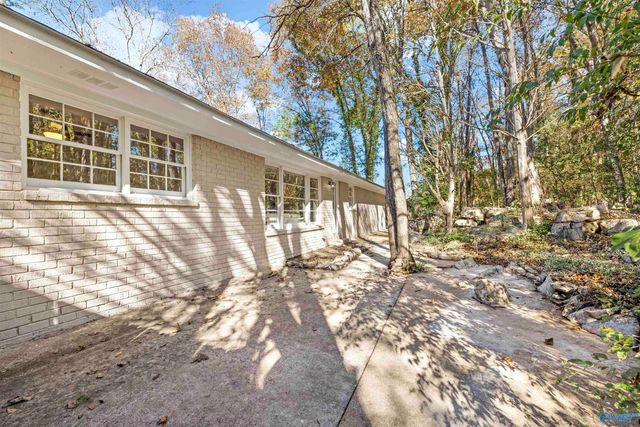 8603 Hickory Hill Lane, Huntsville, AL 35802