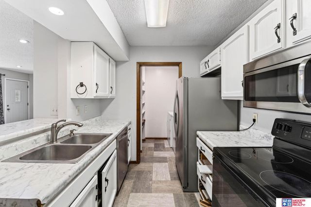 4607 Grassridge Road, Lincoln, NE 68512