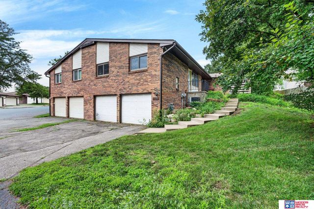 4607 Grassridge Road, Lincoln, NE 68512