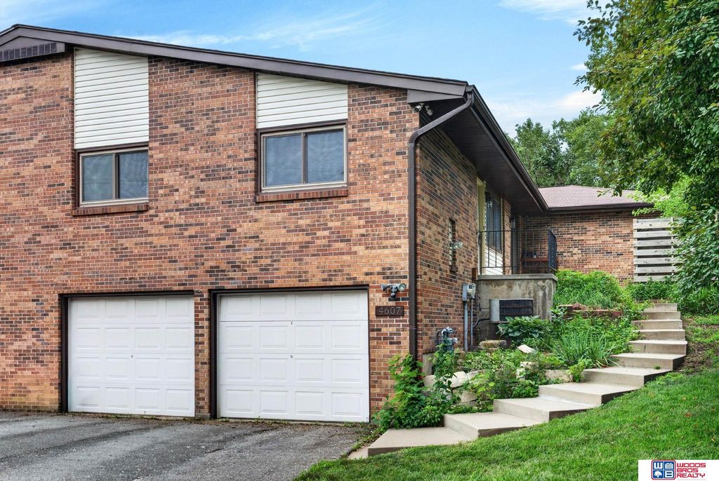 4607 Grassridge Road, Lincoln, NE 68512