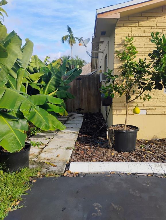 0 Thomas St 1, Hollywood, FL 33021