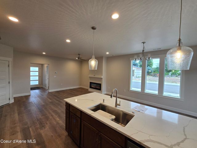 13932 N Rainier Loop, Rathdrum, ID 83858