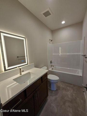 13932 N Rainier Loop, Rathdrum, ID 83858