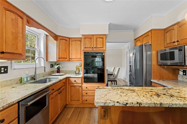 628 Westland Dr, Richland, PA 15044