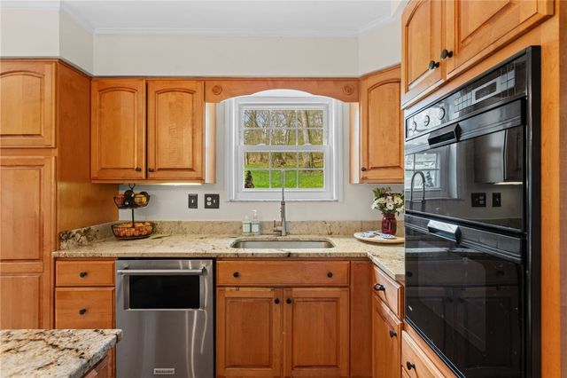 628 Westland Dr, Richland, PA 15044
