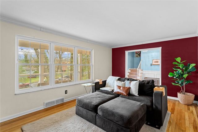 628 Westland Dr, Richland, PA 15044