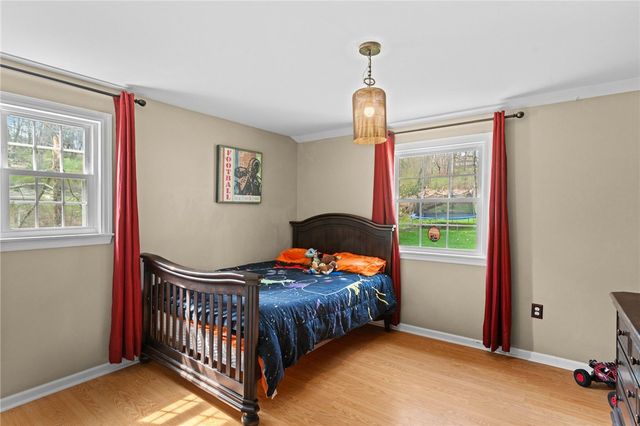 628 Westland Dr, Richland, PA 15044