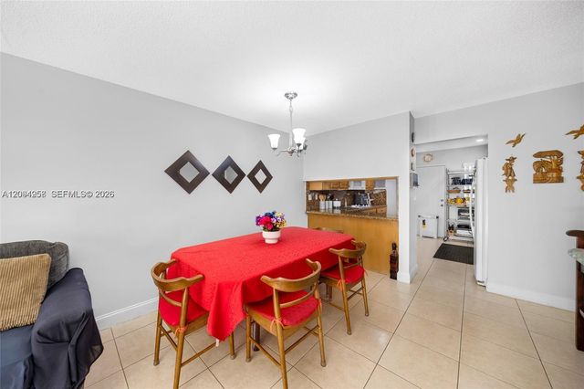 1950 W 54th Street 206, Hialeah, FL 33012