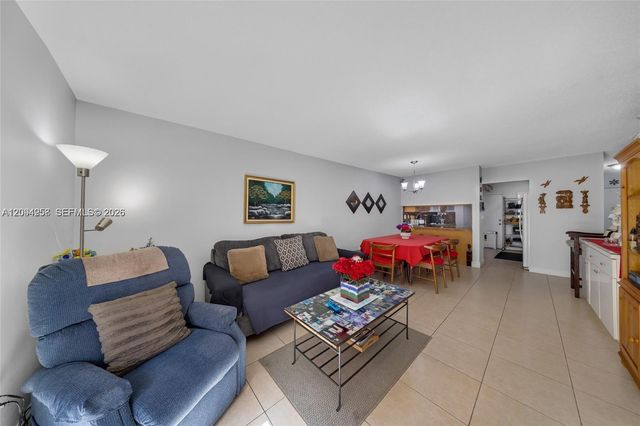 1950 W 54th Street 206, Hialeah, FL 33012