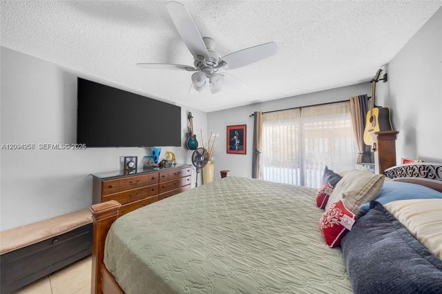 1950 W 54th Street 206, Hialeah, FL 33012