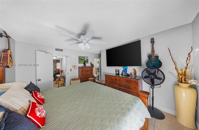 1950 W 54th Street 206, Hialeah, FL 33012