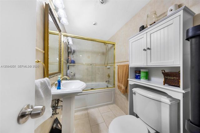 1950 W 54th Street 206, Hialeah, FL 33012