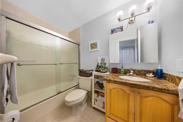 1950 W 54th Street 206, Hialeah, FL 33012