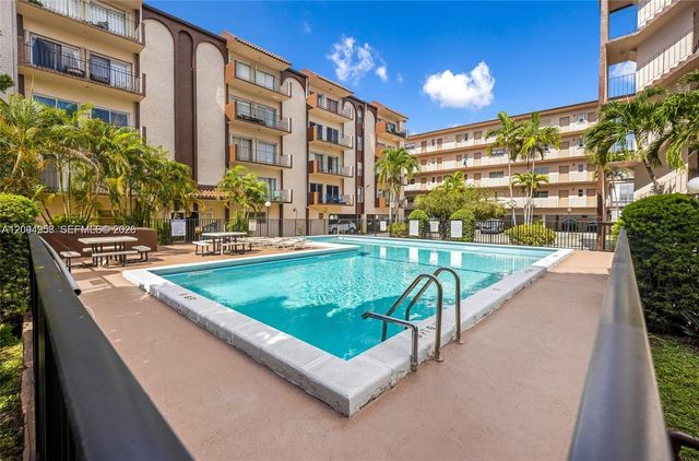 1950 W 54th Street 206, Hialeah, FL 33012
