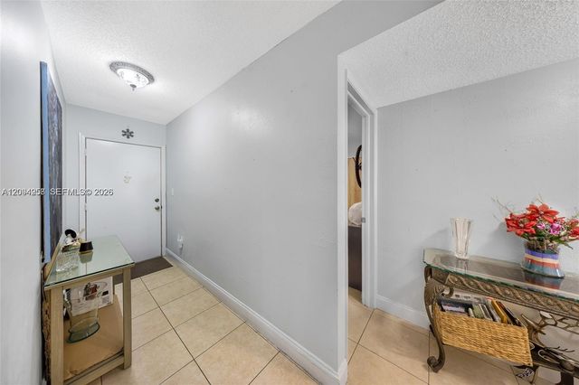 1950 W 54th Street 206, Hialeah, FL 33012