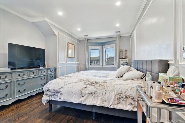 329 Beach 146th Street, Rockaway Park, NY 11694