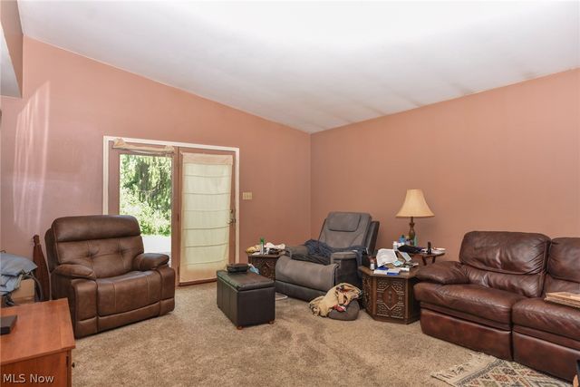 526 Ridge Road, Newton Falls, OH 44444