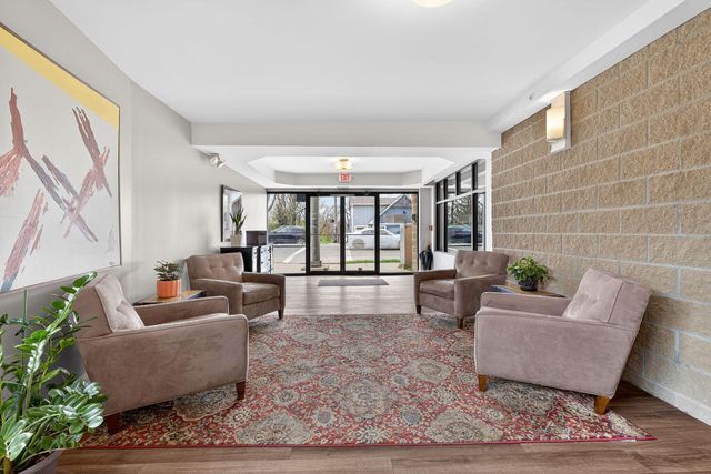 10 E Weber Road, 402, Columbus, OH 43202