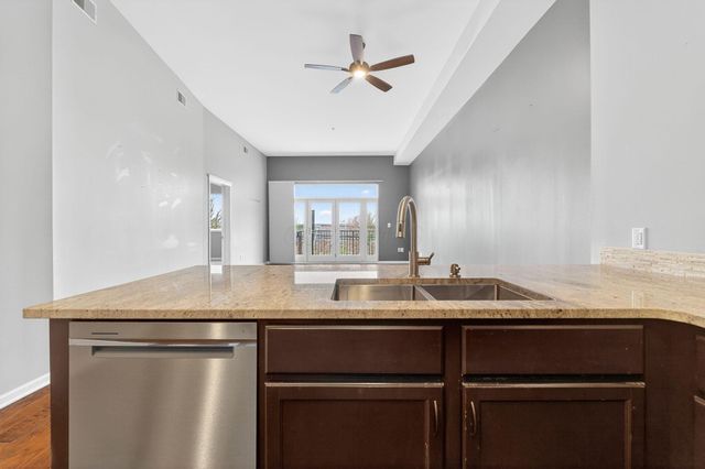 10 E Weber Road, 402, Columbus, OH 43202