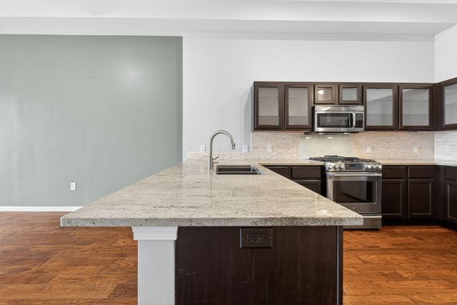 10 E Weber Road, 402, Columbus, OH 43202