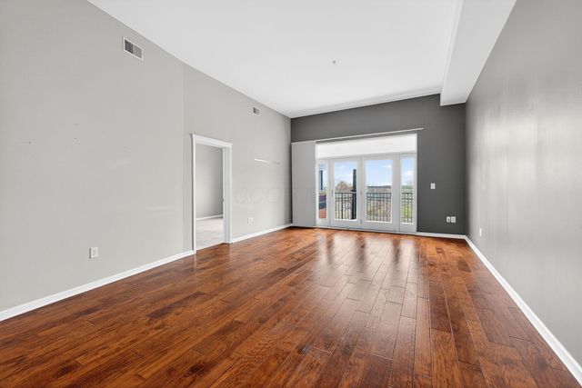 10 E Weber Road, 402, Columbus, OH 43202