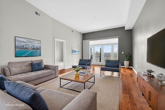 10 E Weber Road, 402, Columbus, OH 43202