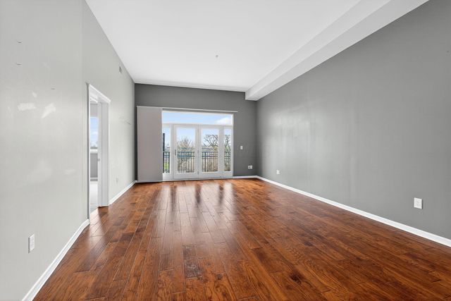 10 E Weber Road, 402, Columbus, OH 43202