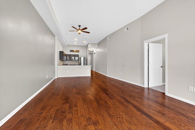 10 E Weber Road, 402, Columbus, OH 43202