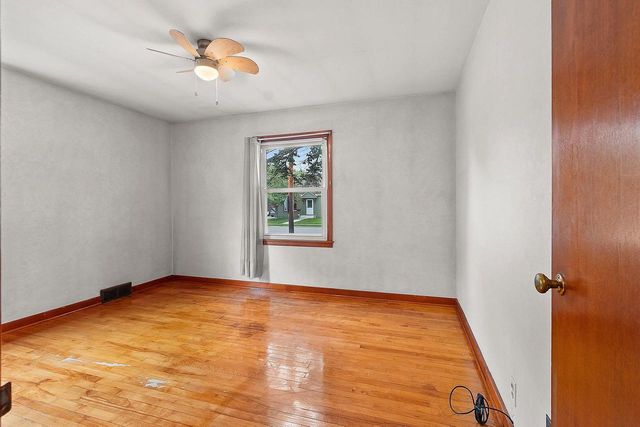 1030 HICKORY HILL DRIVE, Green Bay, WI 54304