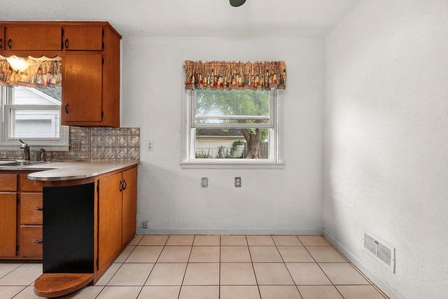 1030 HICKORY HILL DRIVE, Green Bay, WI 54304