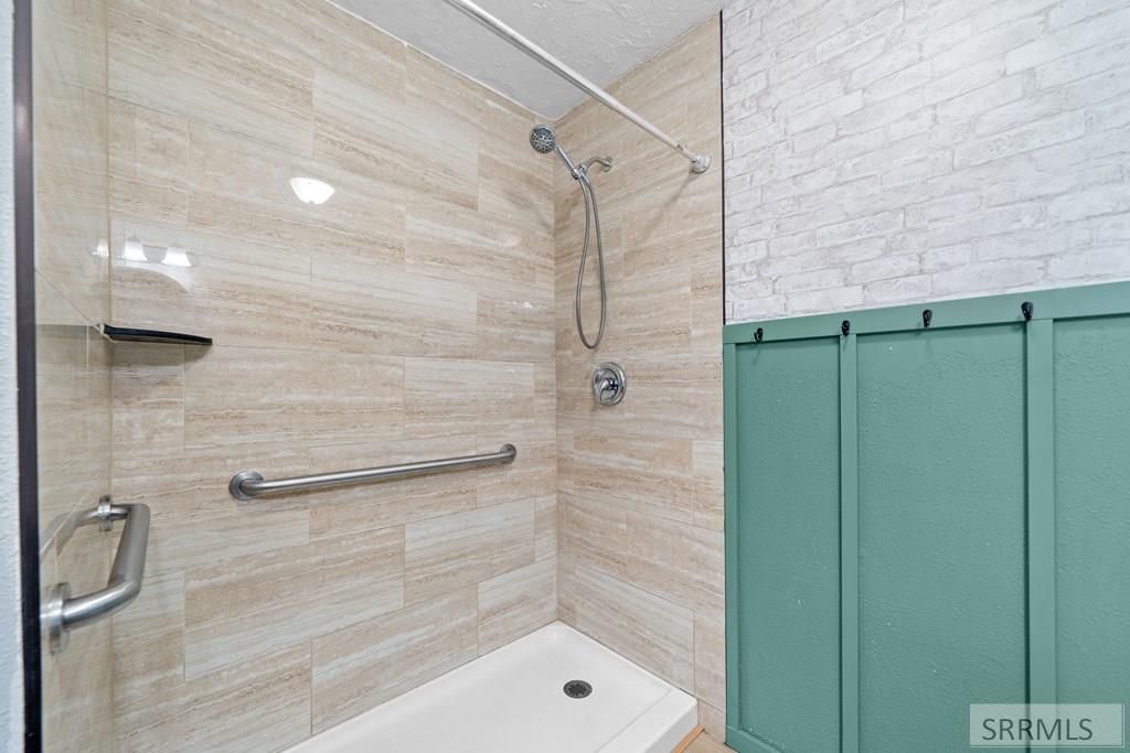 Image 12 of property listing at 549 E 1200 N, Shelley, ID 83274