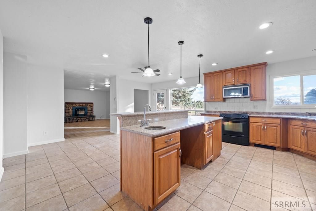 Image 7 of property listing at 549 E 1200 N, Shelley, ID 83274