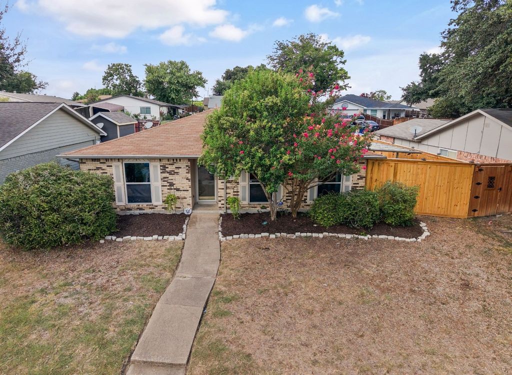3321 Edgecliff Drive, Garland, TX 75043