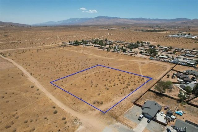 29 Little Beaver, Apple Valley, CA 92307