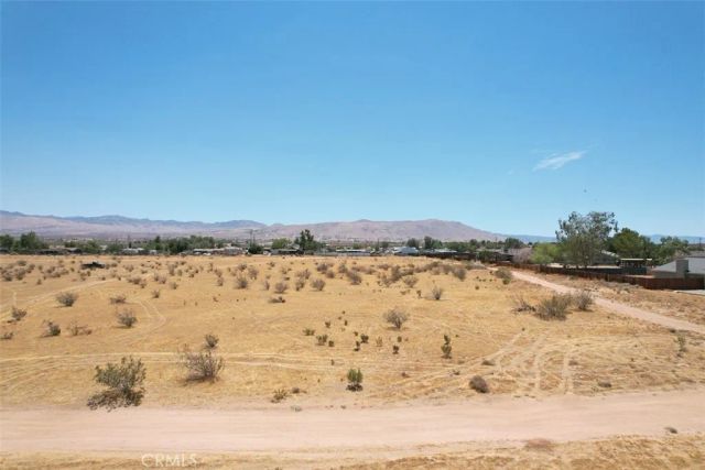 29 Little Beaver, Apple Valley, CA 92307