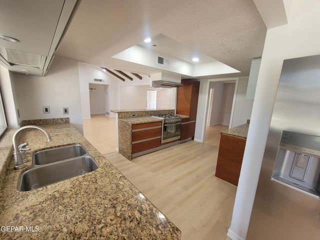 6836 ORIZABA Avenue, El Paso, TX 79912