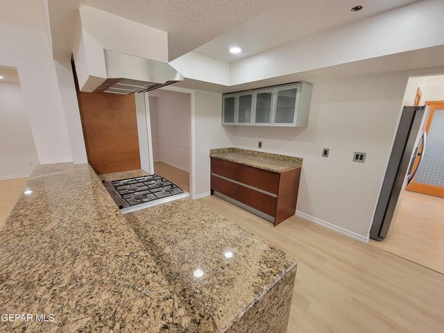 6836 ORIZABA Avenue, El Paso, TX 79912