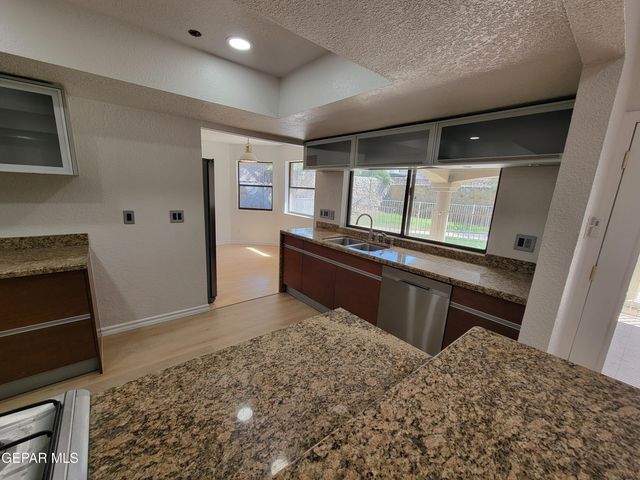 6836 ORIZABA Avenue, El Paso, TX 79912