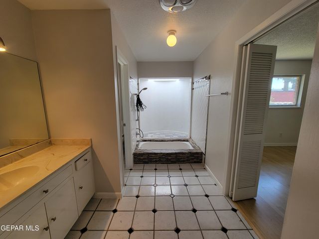 6836 ORIZABA Avenue, El Paso, TX 79912