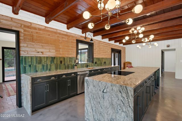 6944 N Vista Place, Tucson, AZ 85704