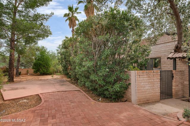 6944 N Vista Place, Tucson, AZ 85704