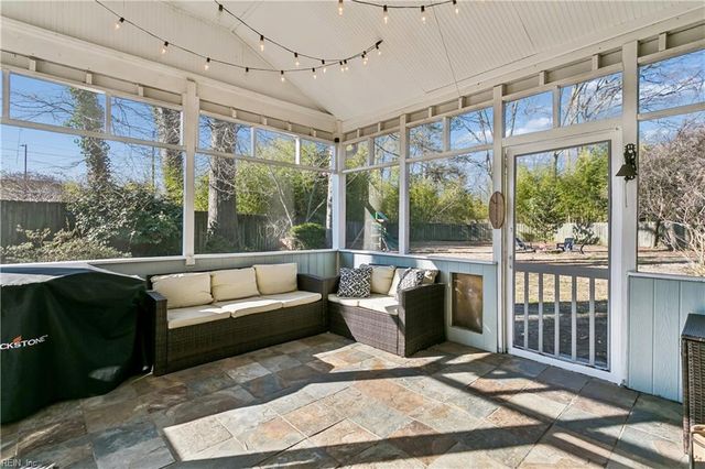 12 Wilson CIR, Newport News, VA 23606