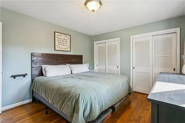 12 Wilson CIR, Newport News, VA 23606