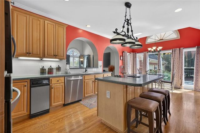 1009 Lyndhurst Way, Conyers, GA 30013