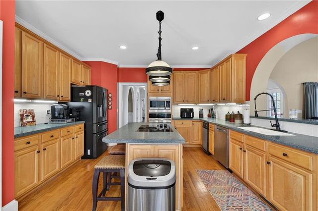 1009 Lyndhurst Way, Conyers, GA 30013