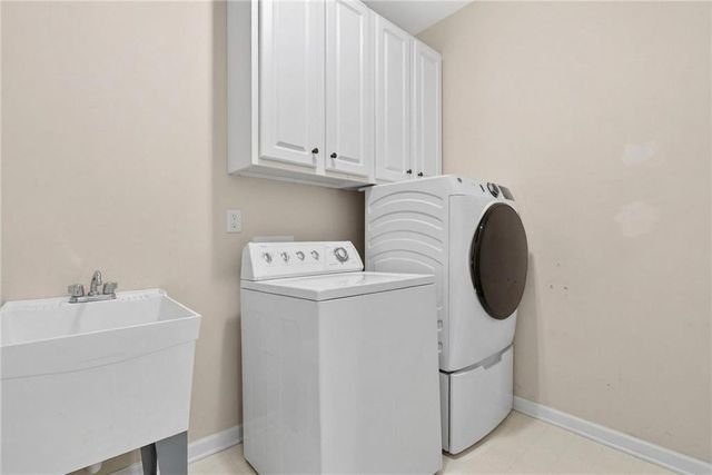 1009 Lyndhurst Way, Conyers, GA 30013