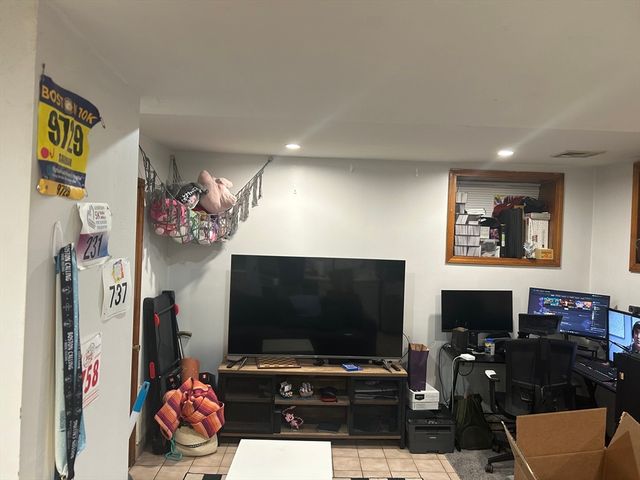 80 Mount Pleasant B, Boston, MA 02119