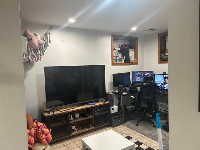 80 Mount Pleasant B, Boston, MA 02119