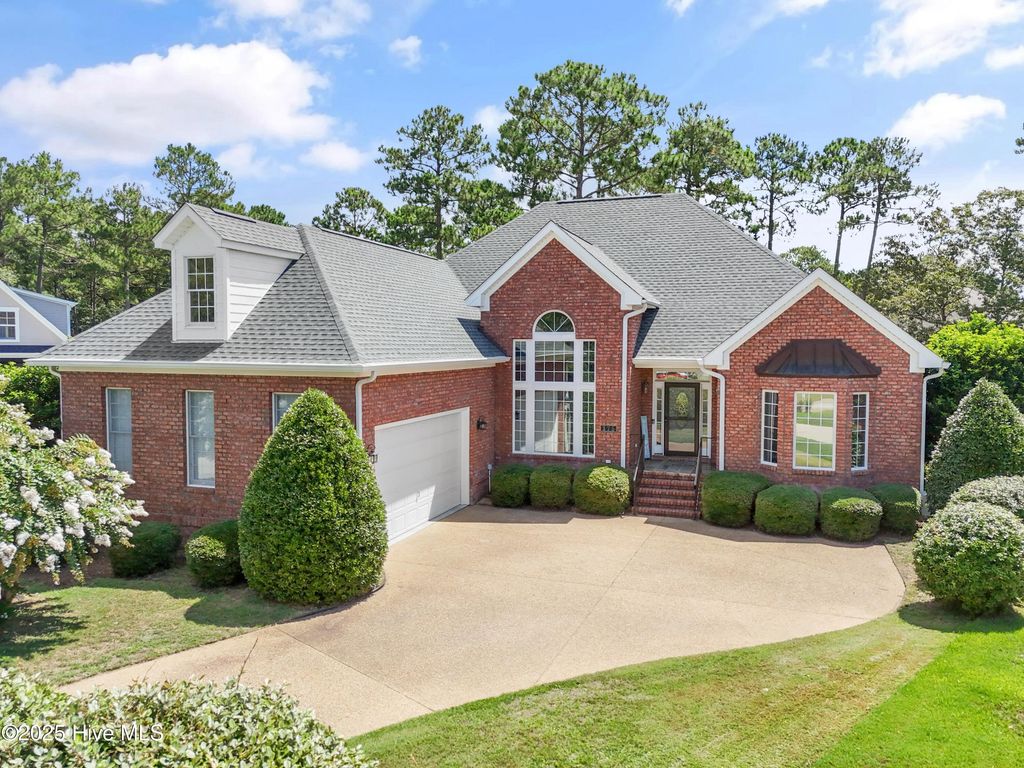 375 Broad Leaf Lane, Bolivia, NC 28422